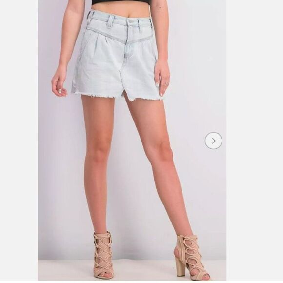 Free People Sidecar Denim Mini Skirt size 29 Light Wash Frayed Hem Destructed - Picture 1 of 8